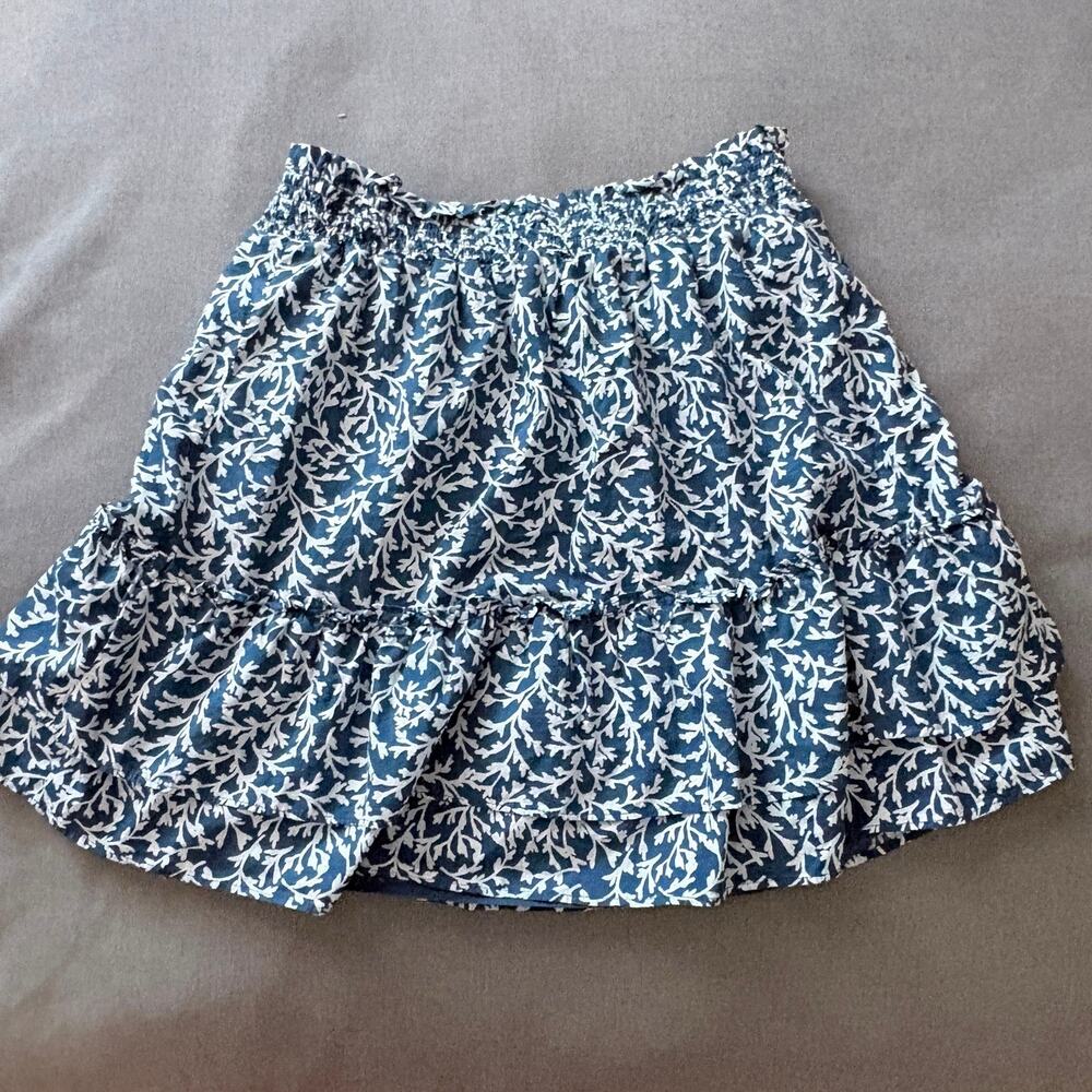J.Crew Factory ruffled smocked-waist skirt  a blue white floral leaf  M - Picture 5 of 8